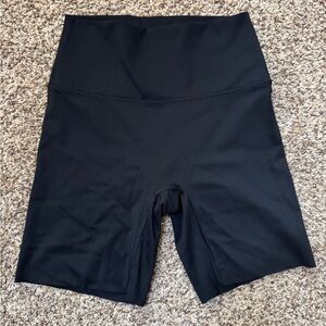 Offline by Aerie Goals 7” Hi Rise Bike Shorts